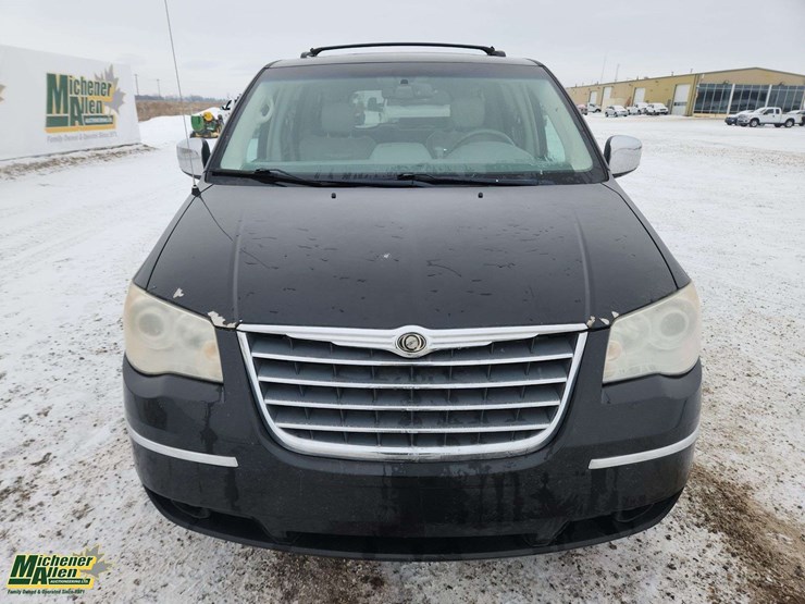 2009-chrysler-town-&-country-image-6