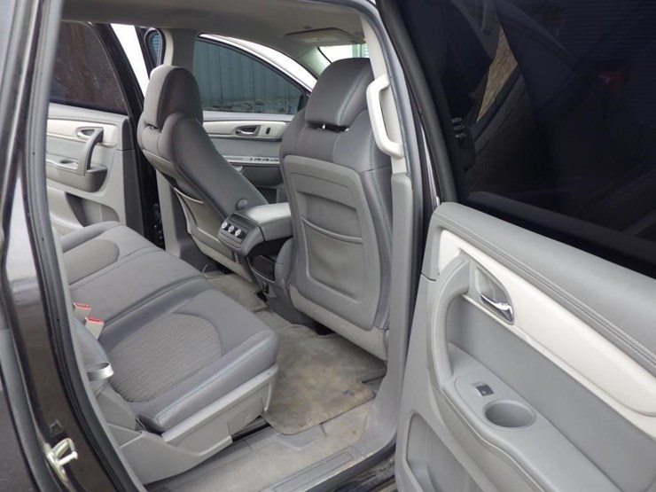 2015-chevrolet-traverse-image-8