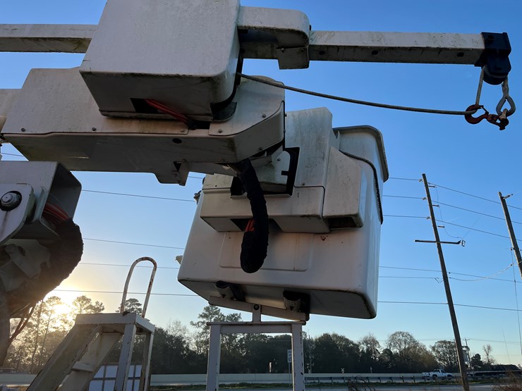 2012-ford-f750-image-6