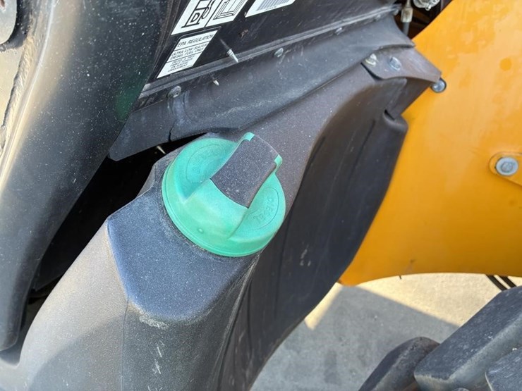 2019-jcb-512-56-image-16