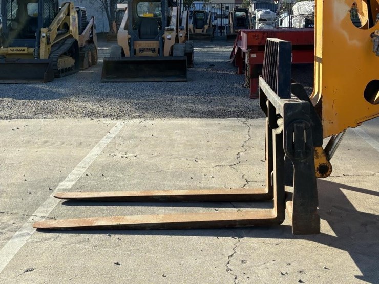 2014-jcb-512-56-image-5