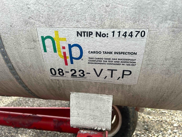 1000-gal.-nh3-tank-on-gear-#3-image-7