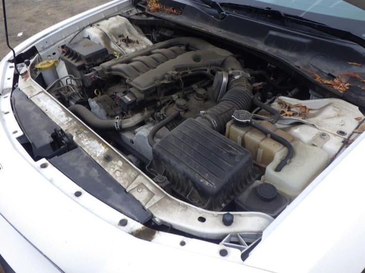 2007-dodge-charger-sedan-image-10