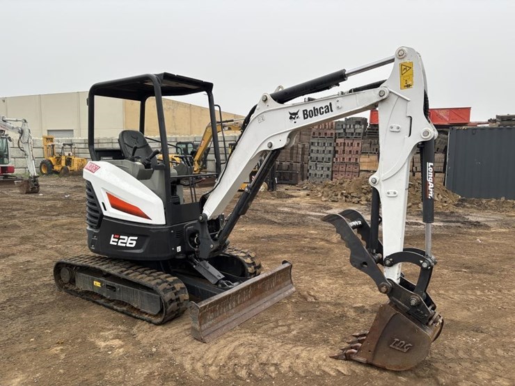 2021-bobcat-e26-image-2