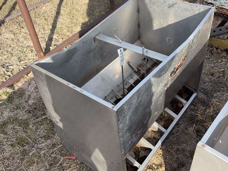 stainless-steel-nursery-feeder-small-dent-image-3