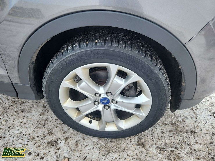 2013-ford-escape-sel-image-13