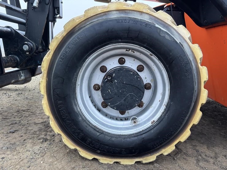 2015-jlg-g5-18a-image-15