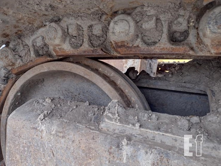 2015-volvo-ec220e-lr-image-41