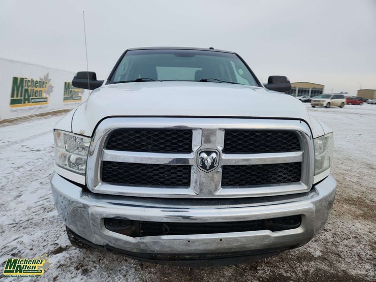 2016-dodge-2500-image-24