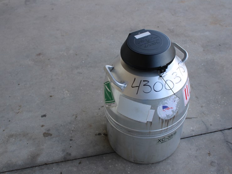 #1034-•-livestock-semen-tank-image-2