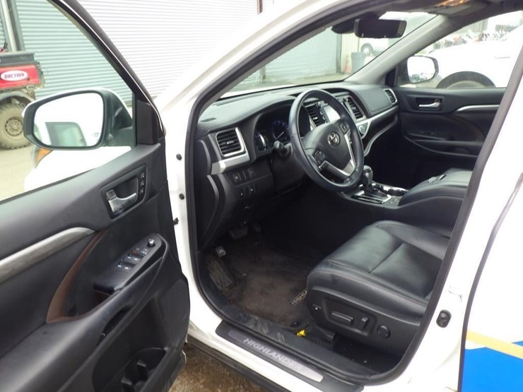 2017-toyota-highlander-image-5