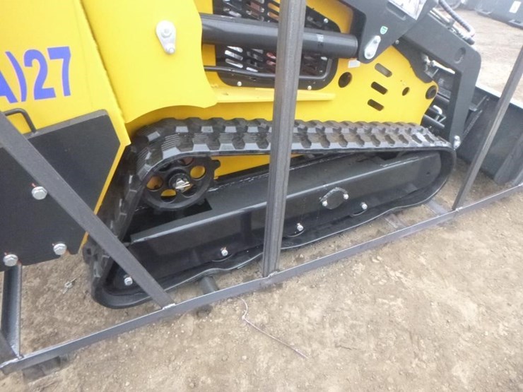 2025-cfg-kktca27-skid-steer-track-loader-image-18