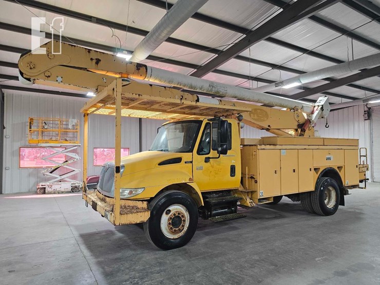 2002-international-durastar-4400-image-1