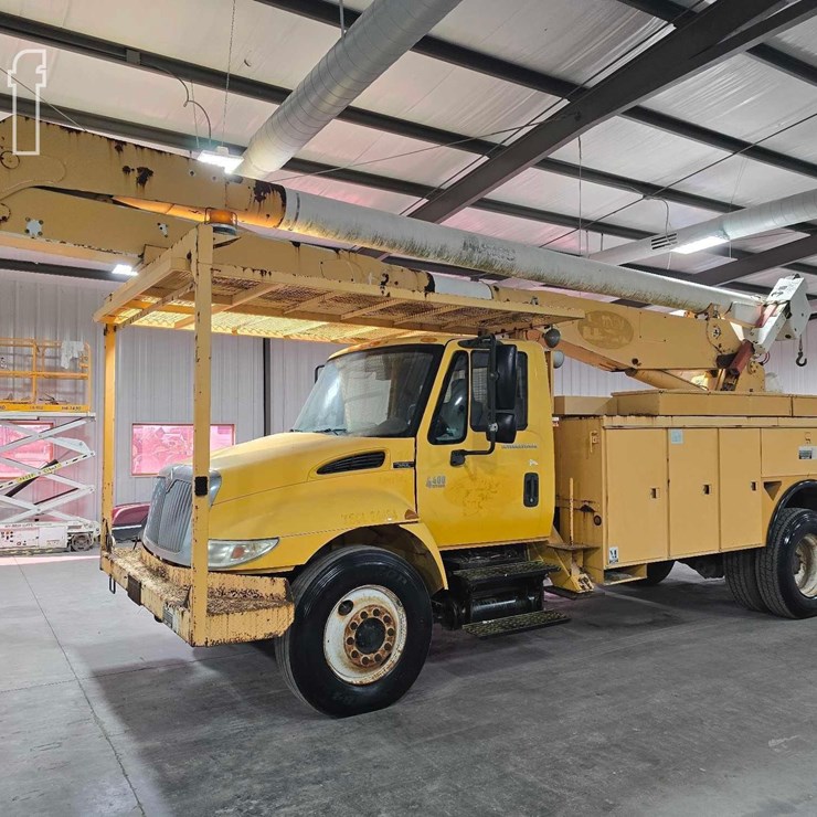 2002 INTERNATIONAL DURASTAR 4400