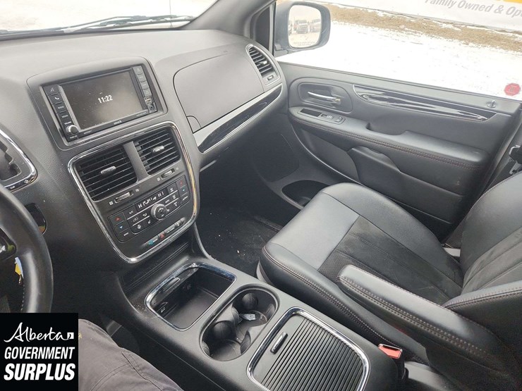 2020-dodge-grand-caravan-sxt-image-23