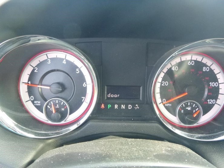 2014-dodge-grand-caravan-image-21