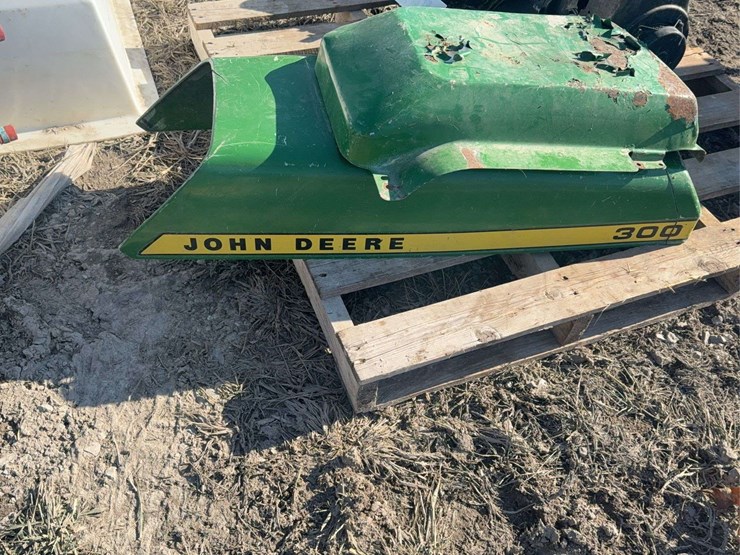 john-deere-300-image-2