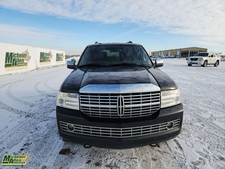 2013-lincoln-navigator-image-9
