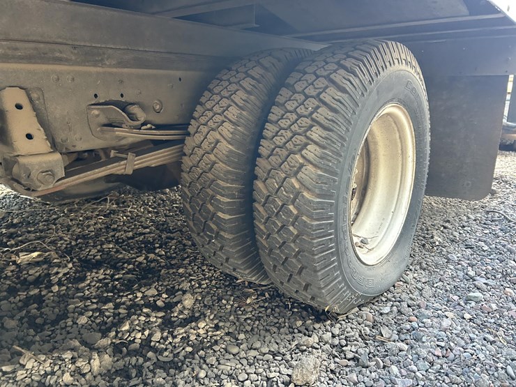 1997-isuzu-npr-image-24