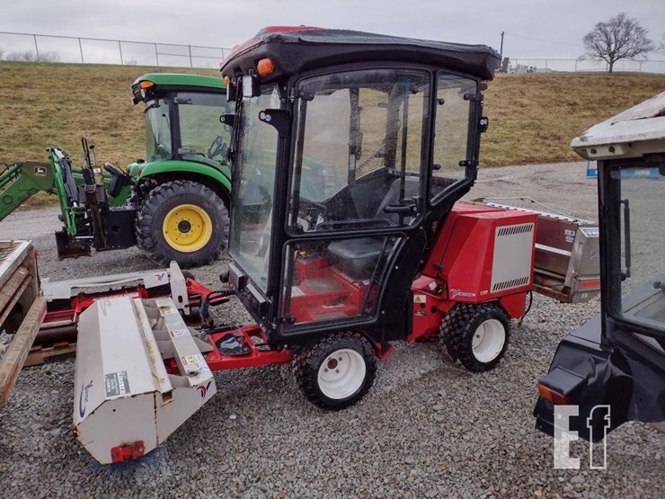 ventrac-3400l-lawn-mower-w/broom-image-1