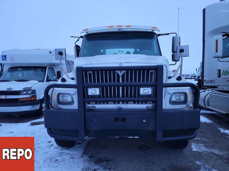 2007-international-workstar-7400-image-2