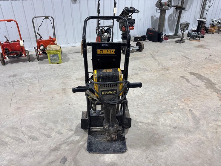 dewalt-d2598u-pavement-breaker-image-1