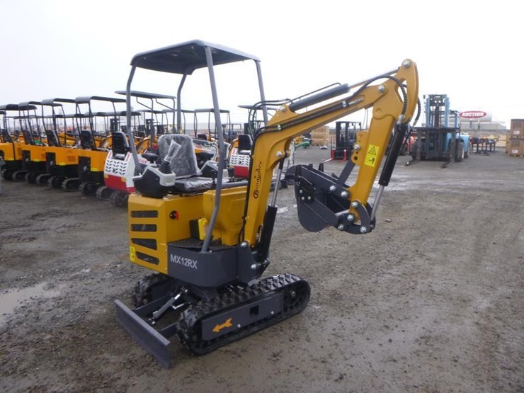 agt-mx12rx-hydraulic-excavator-image-2