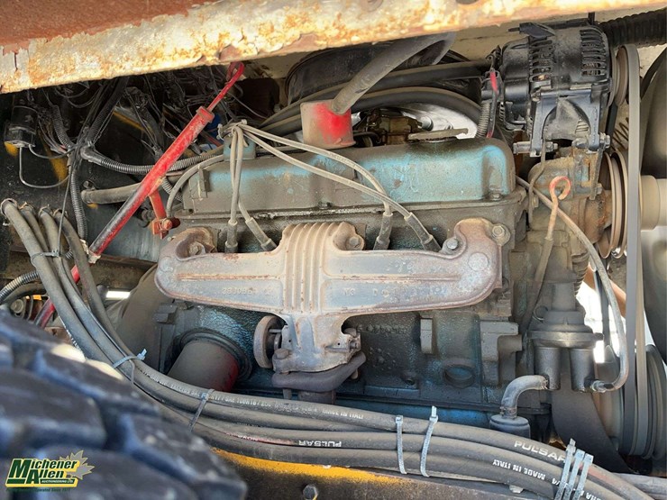 0-airport-tug-with-snow-plow-s/a-service-truck-image-20