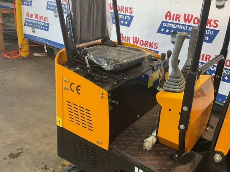 (inv.50041)-new-unused-miva-va13-mini-excavator,-13.5-hp-gas-engine,-manual-thumb,-blade,-aux.-hyd.-image-8