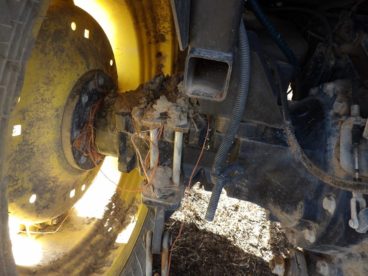 2010-john-deere-5083e-image-29