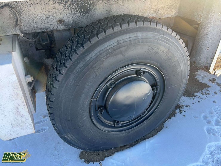 0-airport-tug-with-snow-plow-s/a-service-truck-image-12