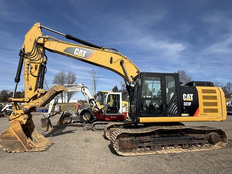 caterpillar-323fl-image-1