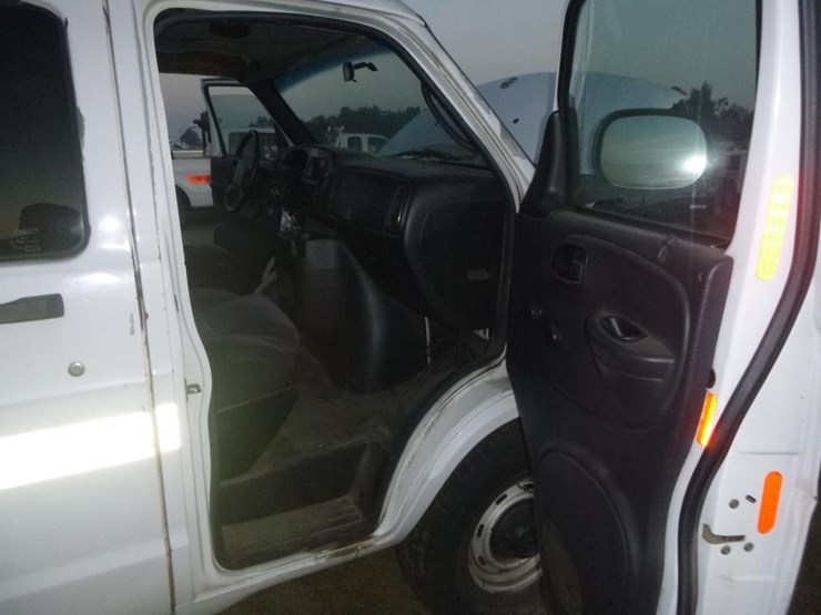 2002-dodge-ram-3500-image-12