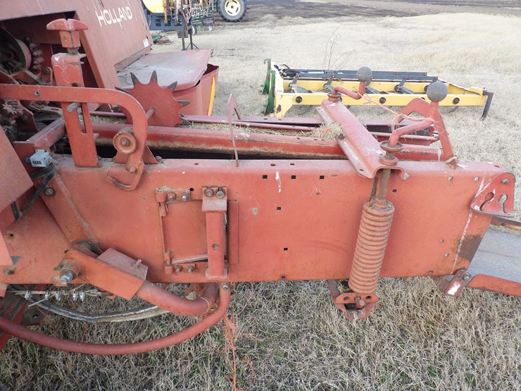 new-holland-575-image-7