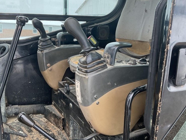 caterpillar-304cr-image-22