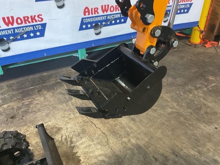 (inv.50040)-2025-miva-va13c-mini-excavator,-13.5-hp-gas-engine,-aux.-hydraulics,-blade,-15"-bucket-image-4