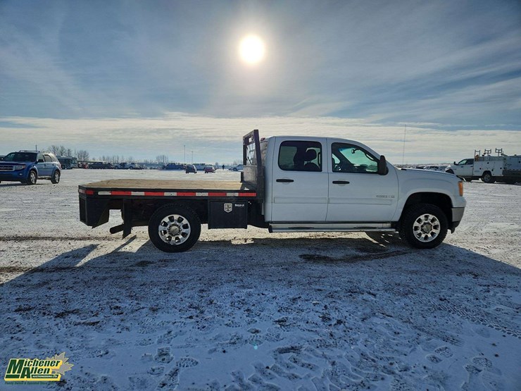 2013-gmc-sierra-3500hd-image-24
