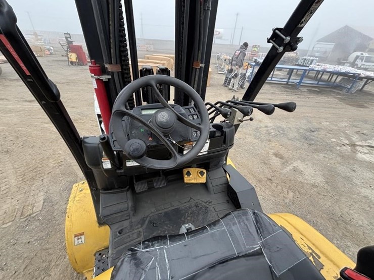 2017-yale-glc120vxntge100-forklift-image-19