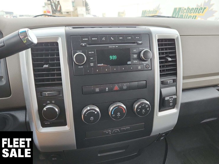 2011-dodge-1500-image-13