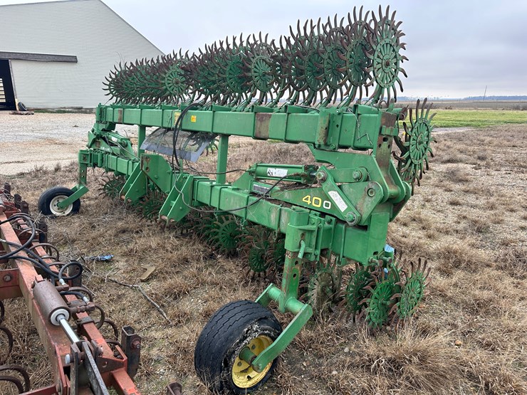 john-deere-400-image-1