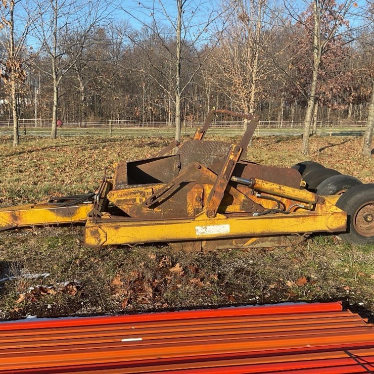 (Inv.50046) Midland 64 Dirt Pan/ Scraper, Pintle Hitch, Hydraulic Lift