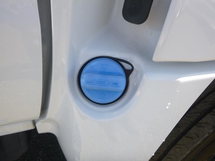 2023-chevrolet-silverado-5500hd-image-8