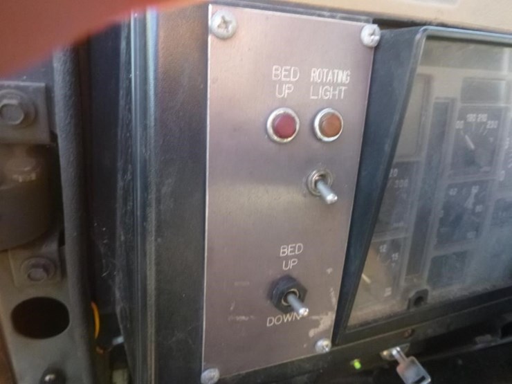 1995-international-4700-image-6