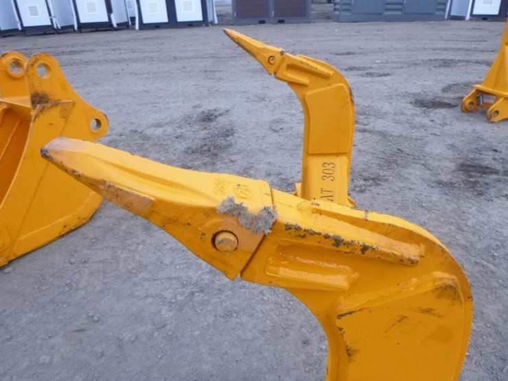 caterpillar-303-image-6