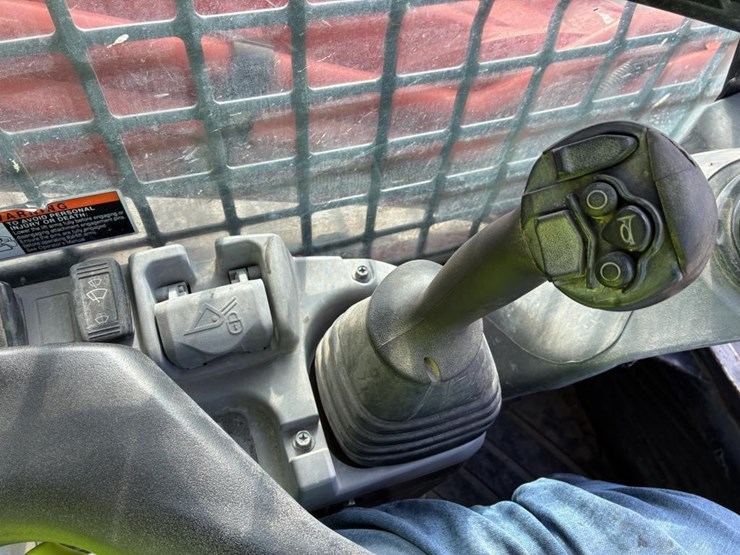 2021-kubota-svl97-2-image-13