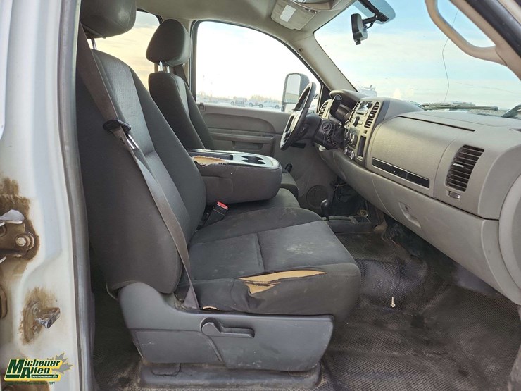 2011-gmc-sierra-3500hd-image-18