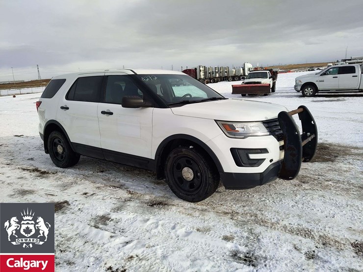 2016-ford-explorer-image-2