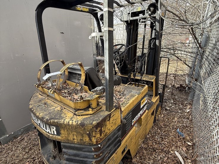 1993-caterpillar-t40b-image-5