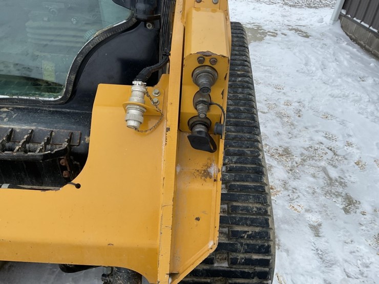 2021-caterpillar-259d3-image-7