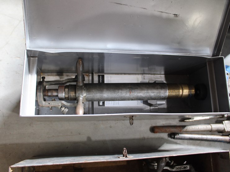 #1025-•-(2)-mueller-tapping-equipment-image-2